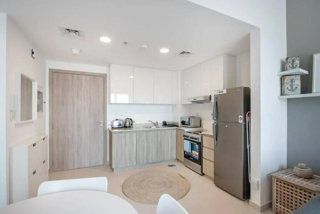 Modern 1-Bed Apartment With City Views Near Town Square Dubai