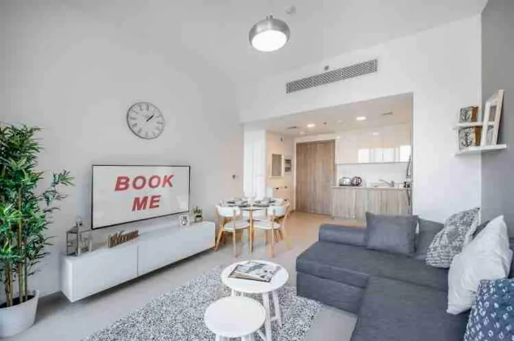 Modern 1-Bed Apartment With City Views Near Town Square Dubai