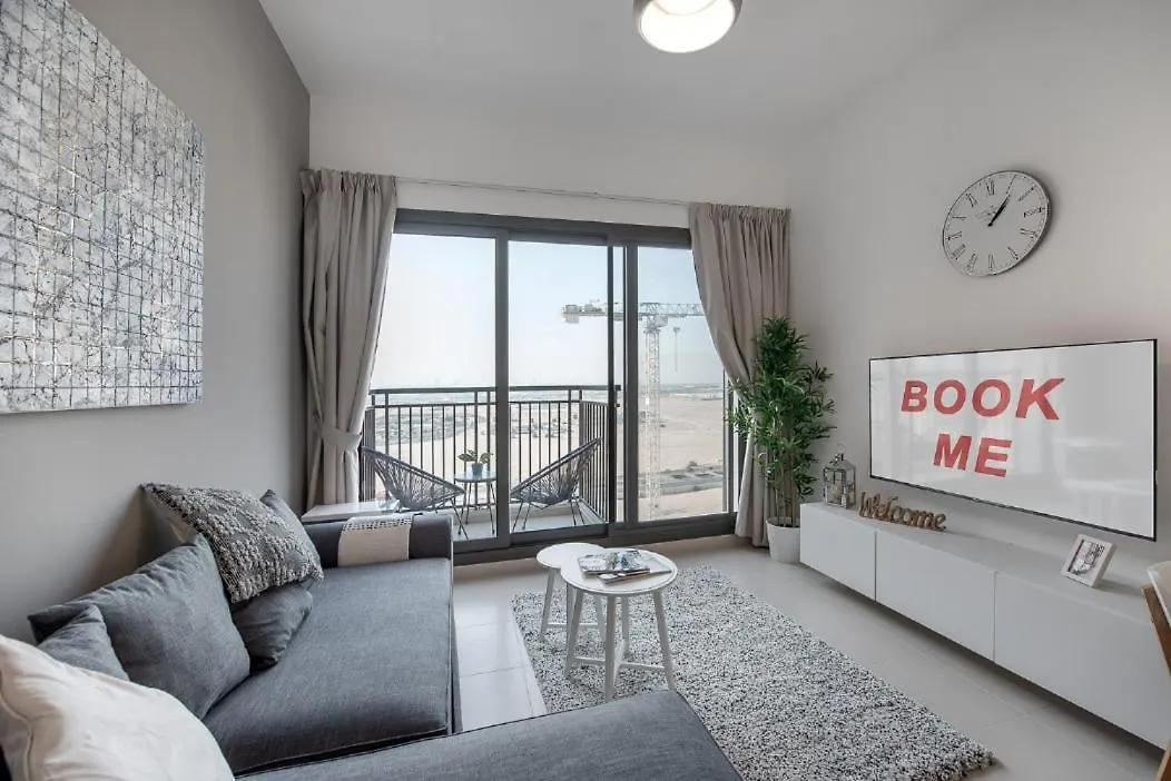 Modern 1-Bed Apartment With City Views Near Town Square Dubai