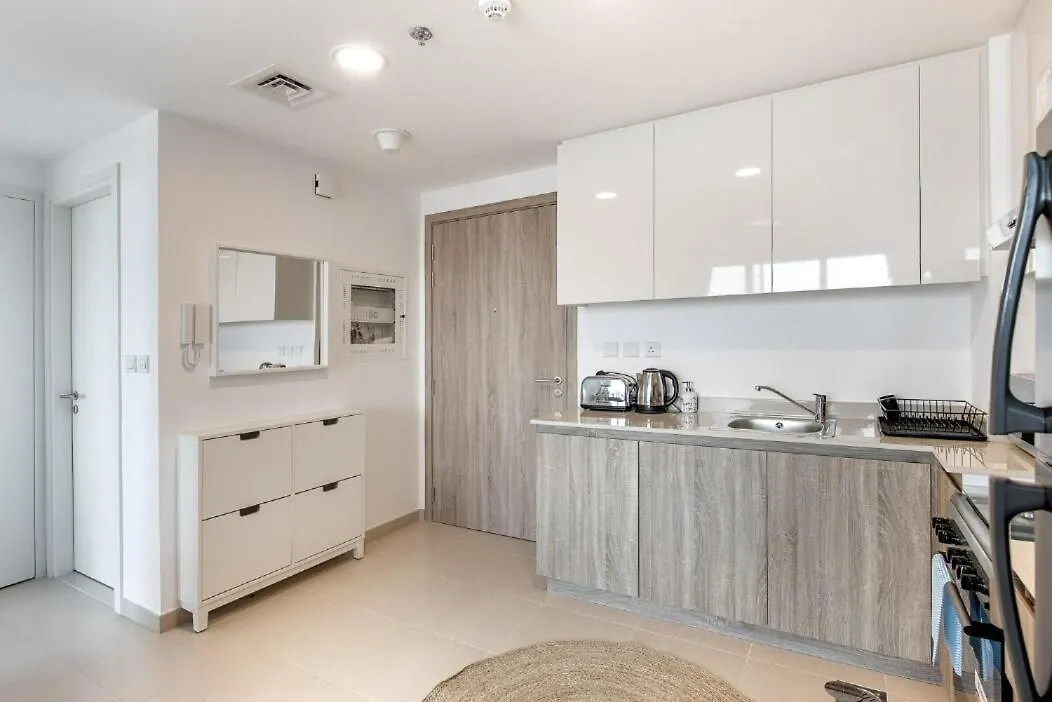 Modern 1-Bed Apartment With City Views Near Town Square Dubai