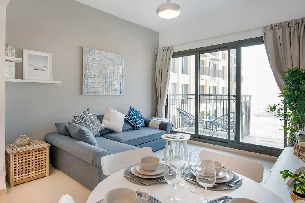 Modern 1-Bed Apartment With City Views Near Town Square Dubai