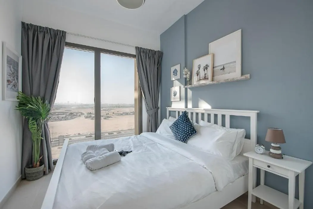 Modern 1-Bed Apartment With City Views Near Town Square Dubai